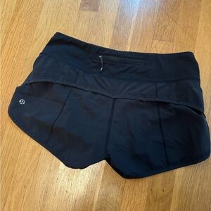 LULULEMON SPEED UP LINED SHORTS 2.5” LOW RISE